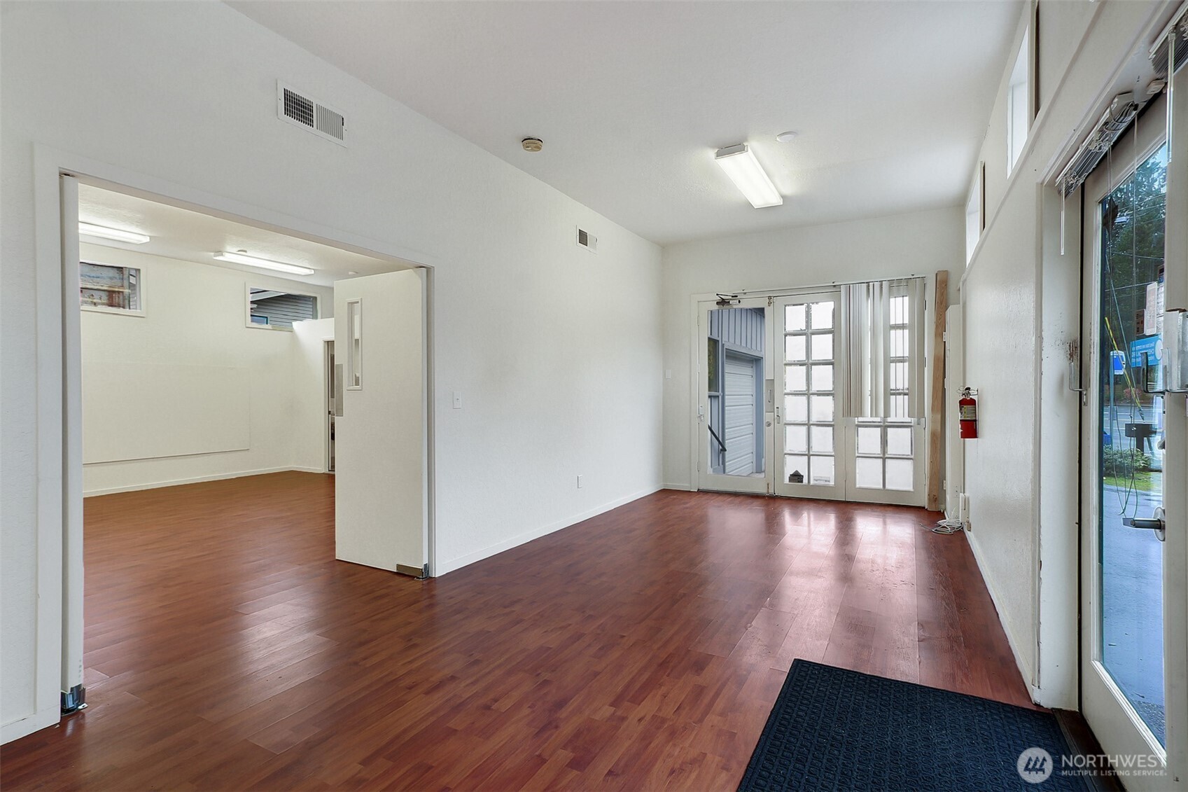23631 Edmonds Way Property Photo 4
