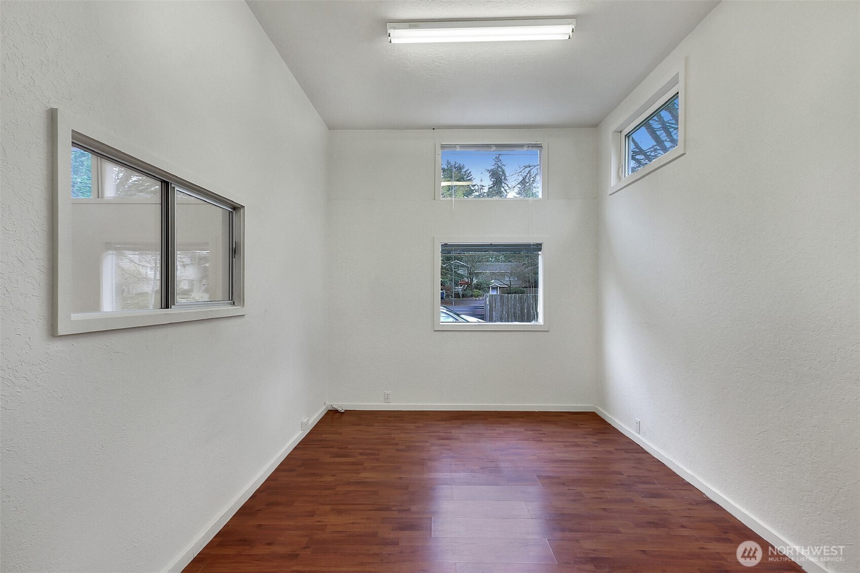 23631 Edmonds Way Property Photo 8