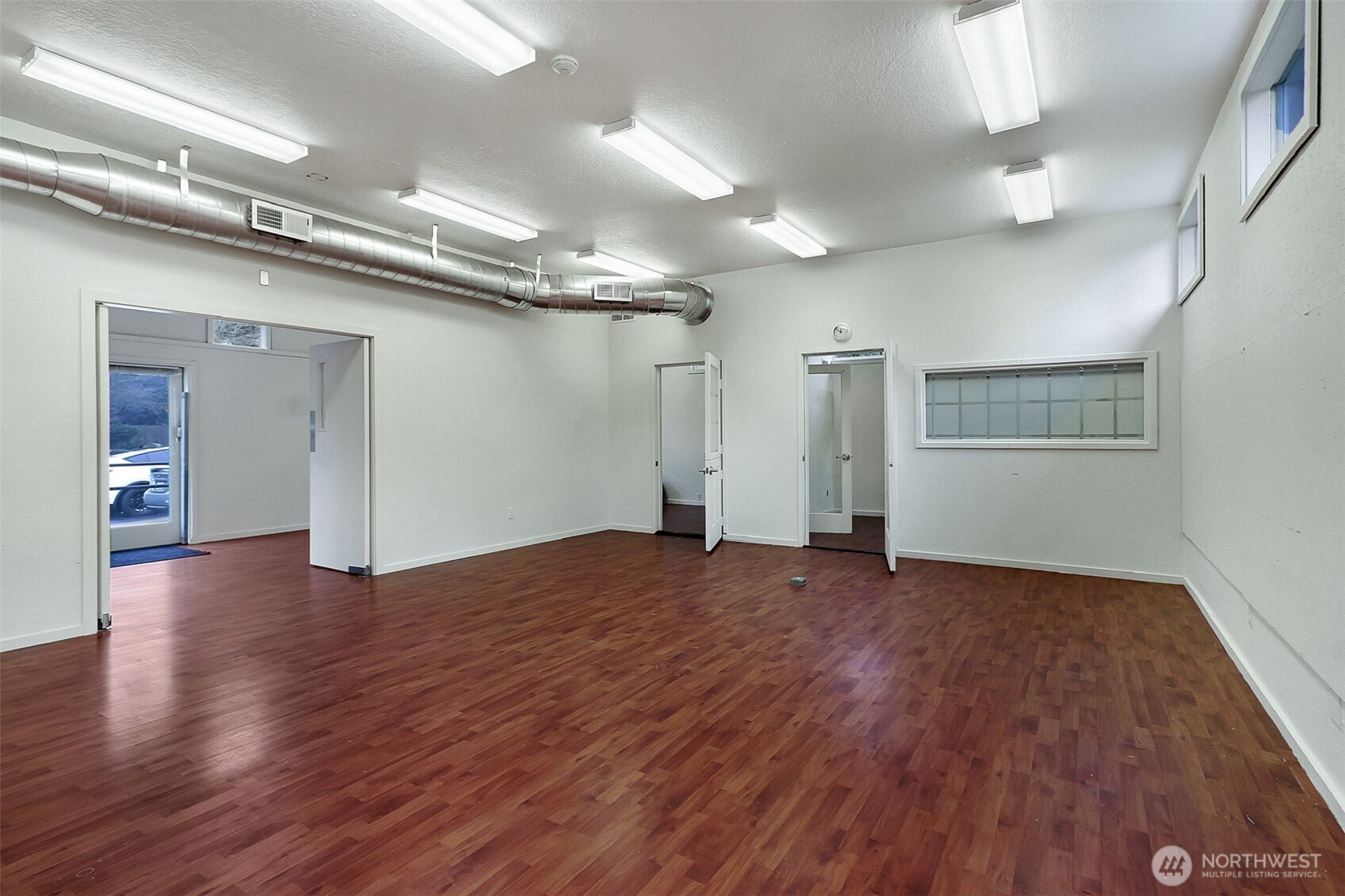 23631 Edmonds Way Property Photo 10