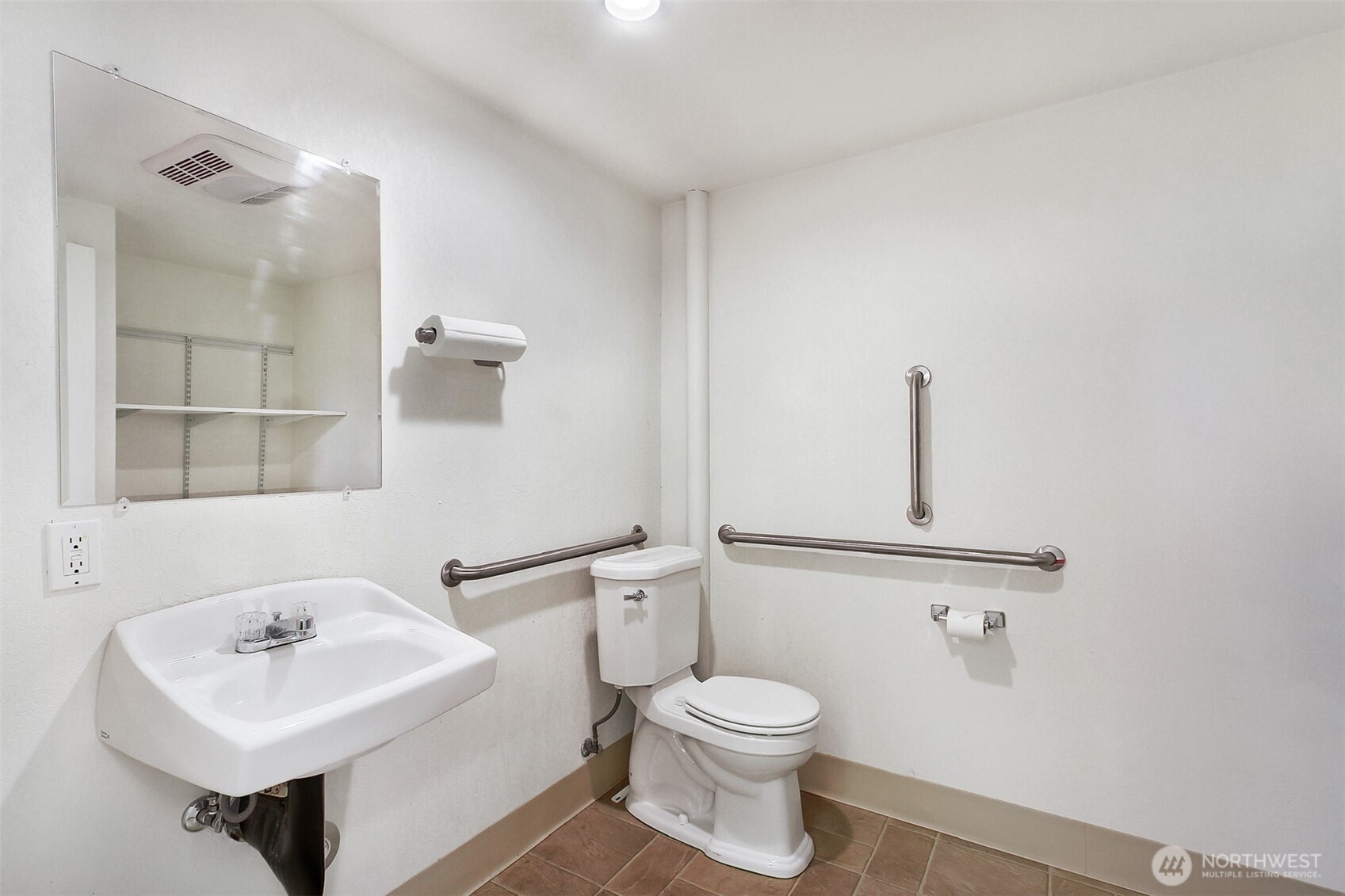 23631 Edmonds Way Property Photo 13
