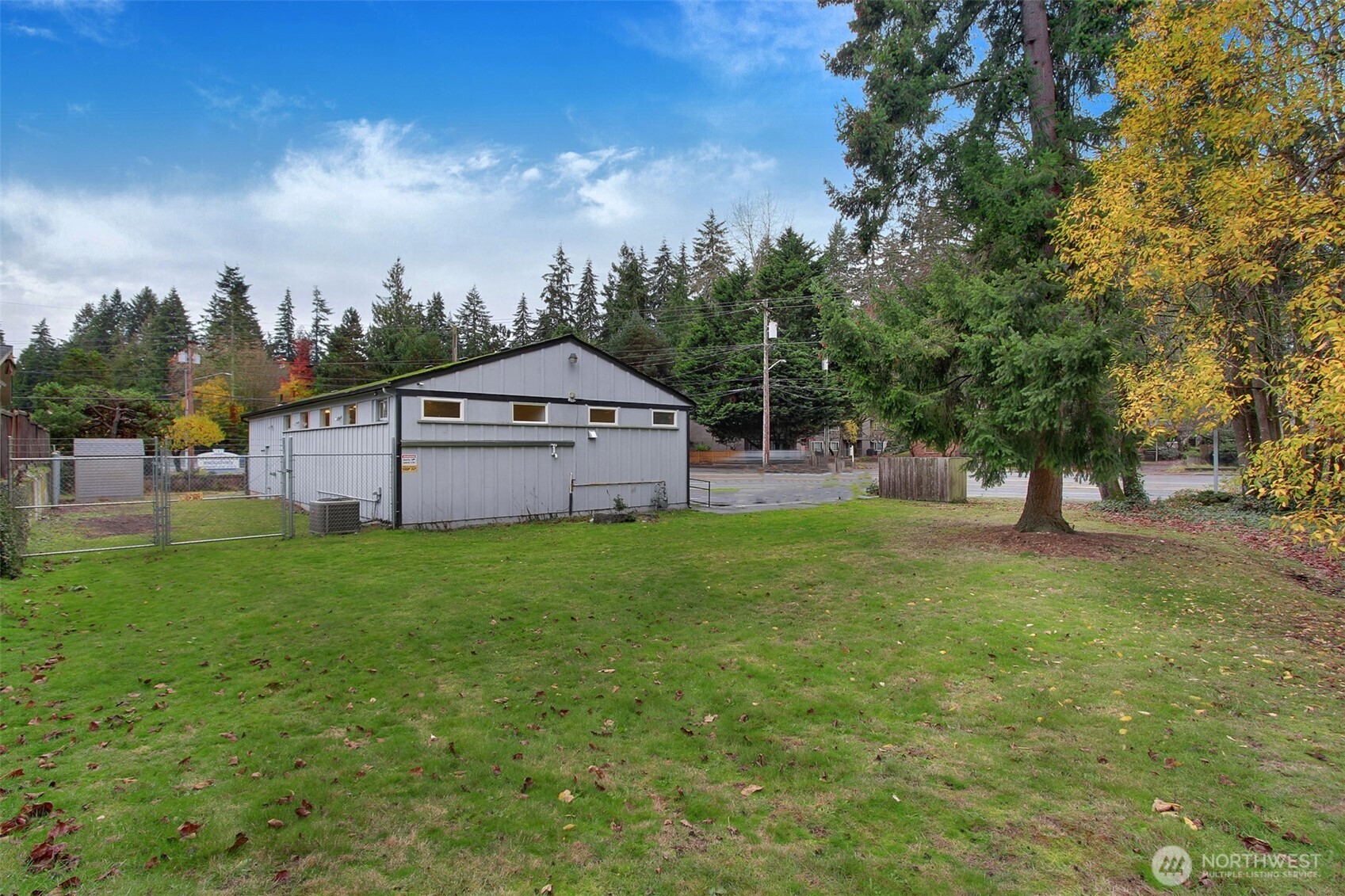 23631 Edmonds Way Property Photo 16
