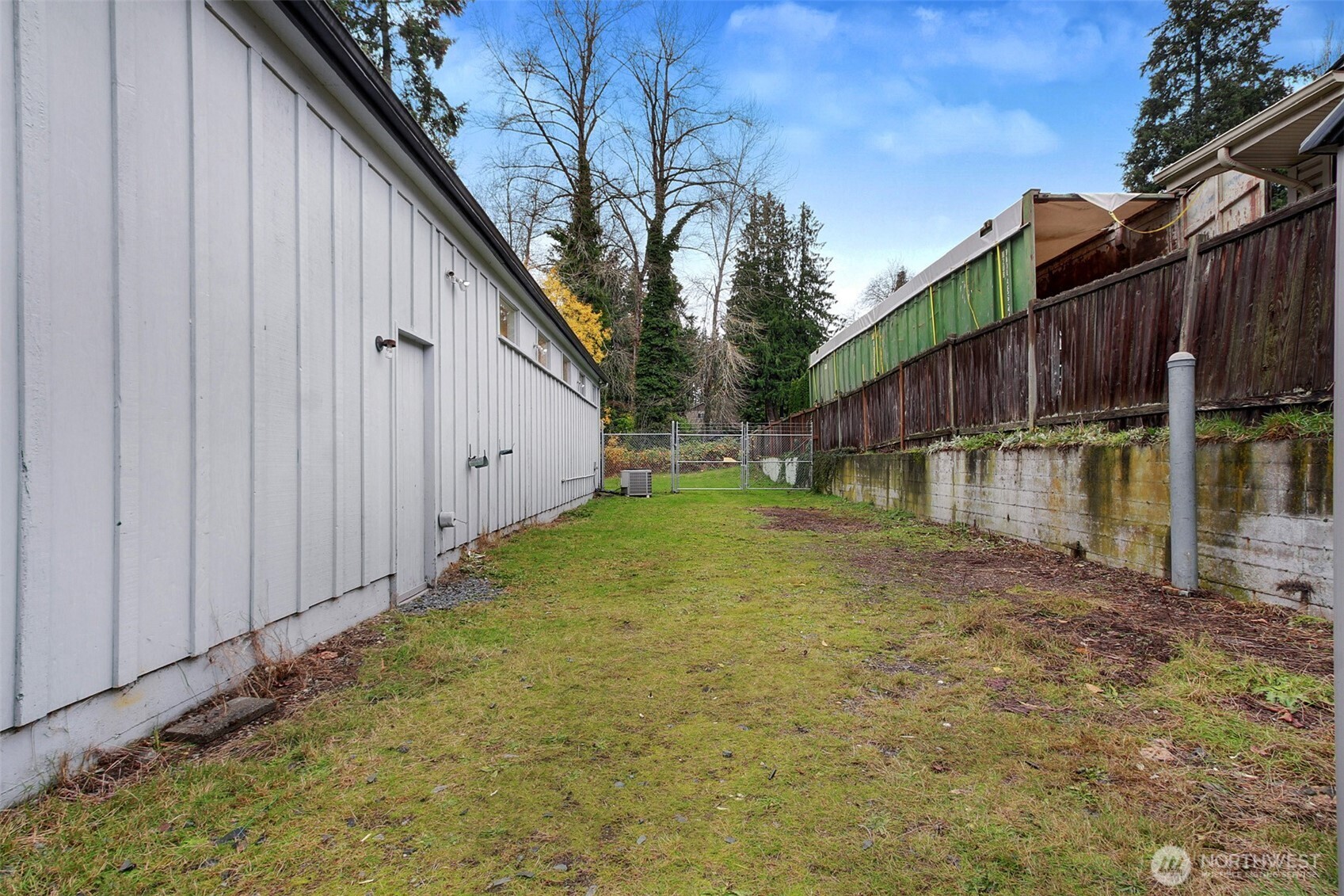 23631 Edmonds Way Property Photo 17