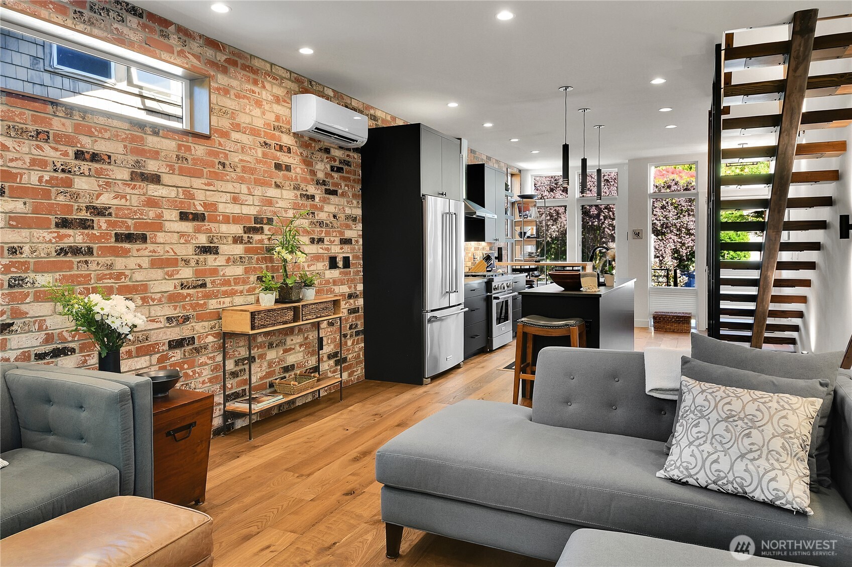 2375 Minor Avenue Property Photo 1