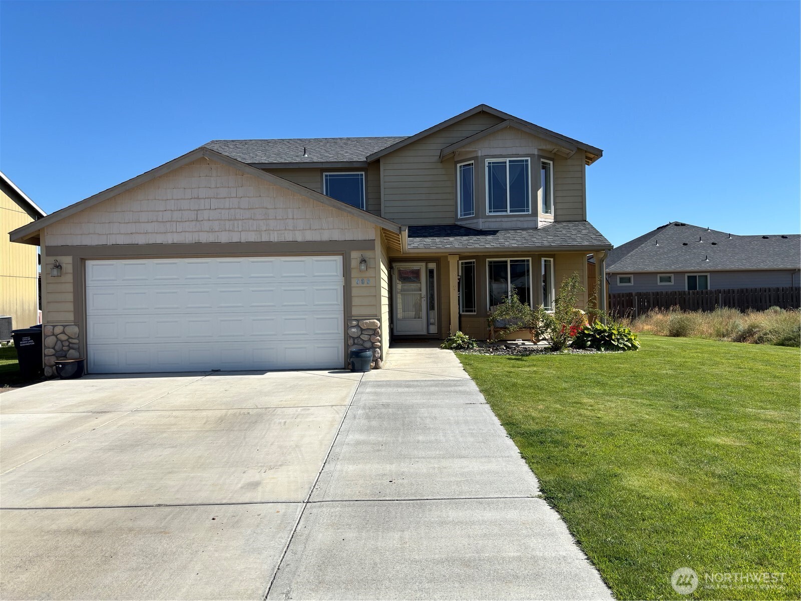 909 W Polo Ridge Drive Property Photo 1