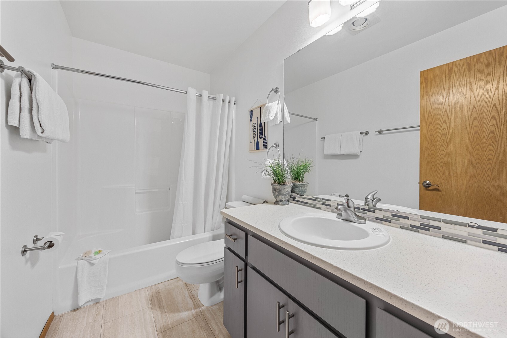 100 Lake Chelan Shores Drive 16-7&8 Property Photo 4