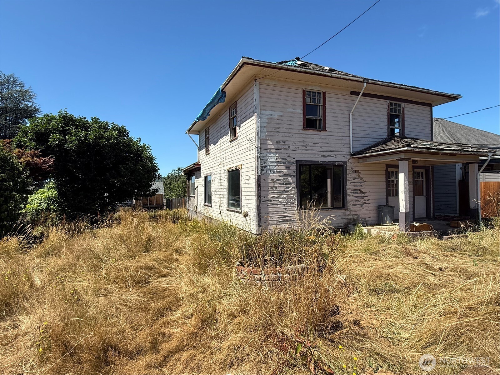 222 12th Street Property Photo 2