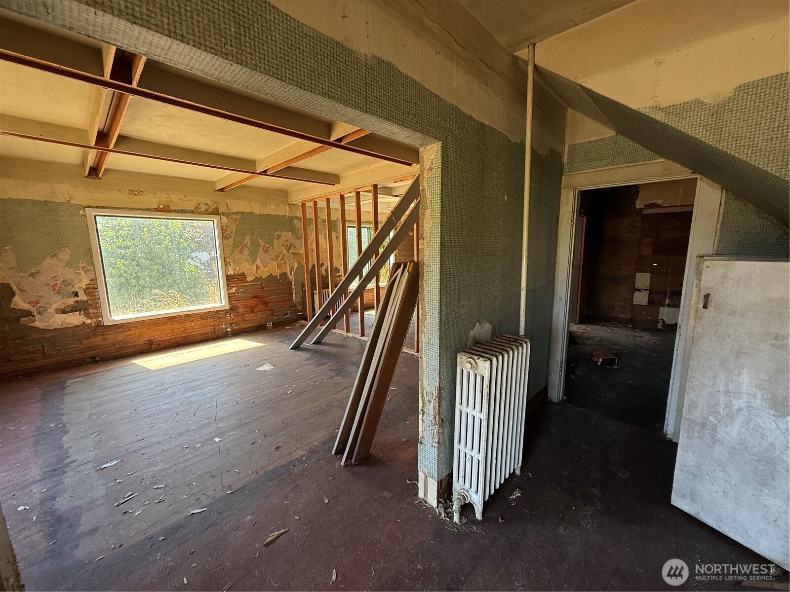 222 12th Street Property Photo 5