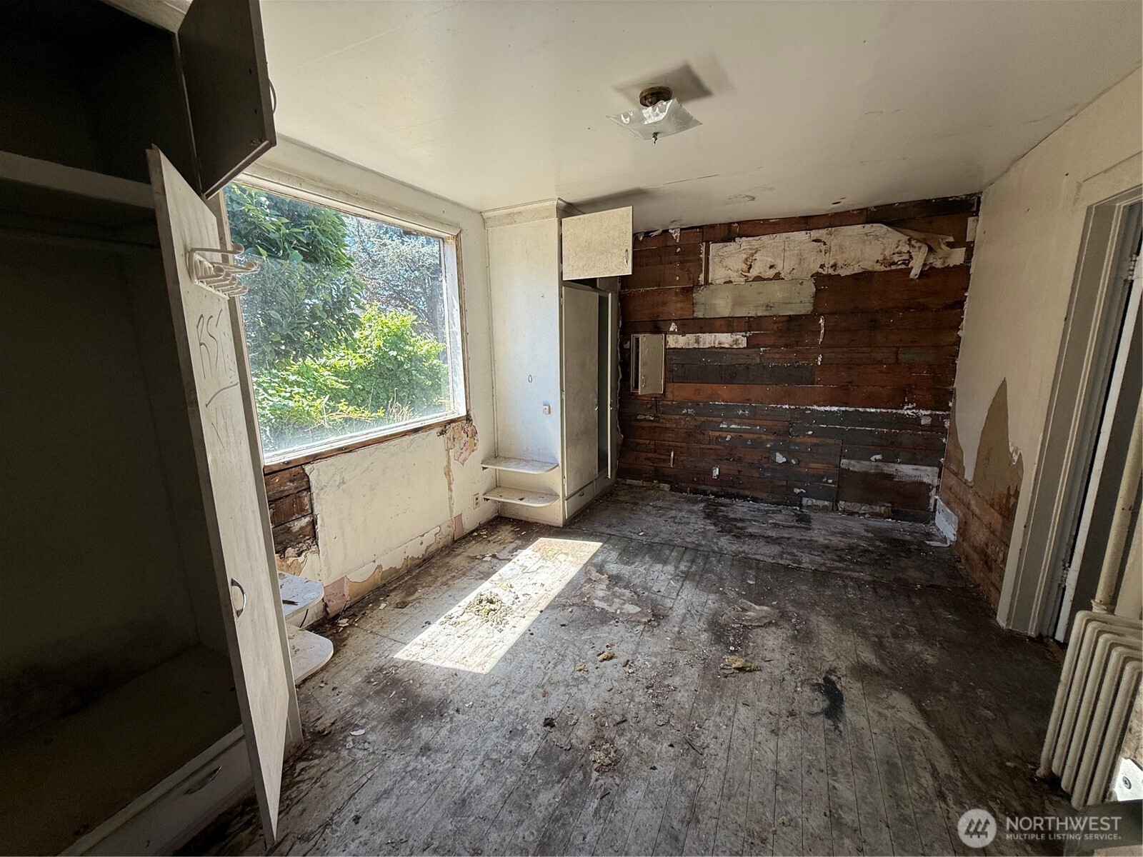 222 12th Street Property Photo 10