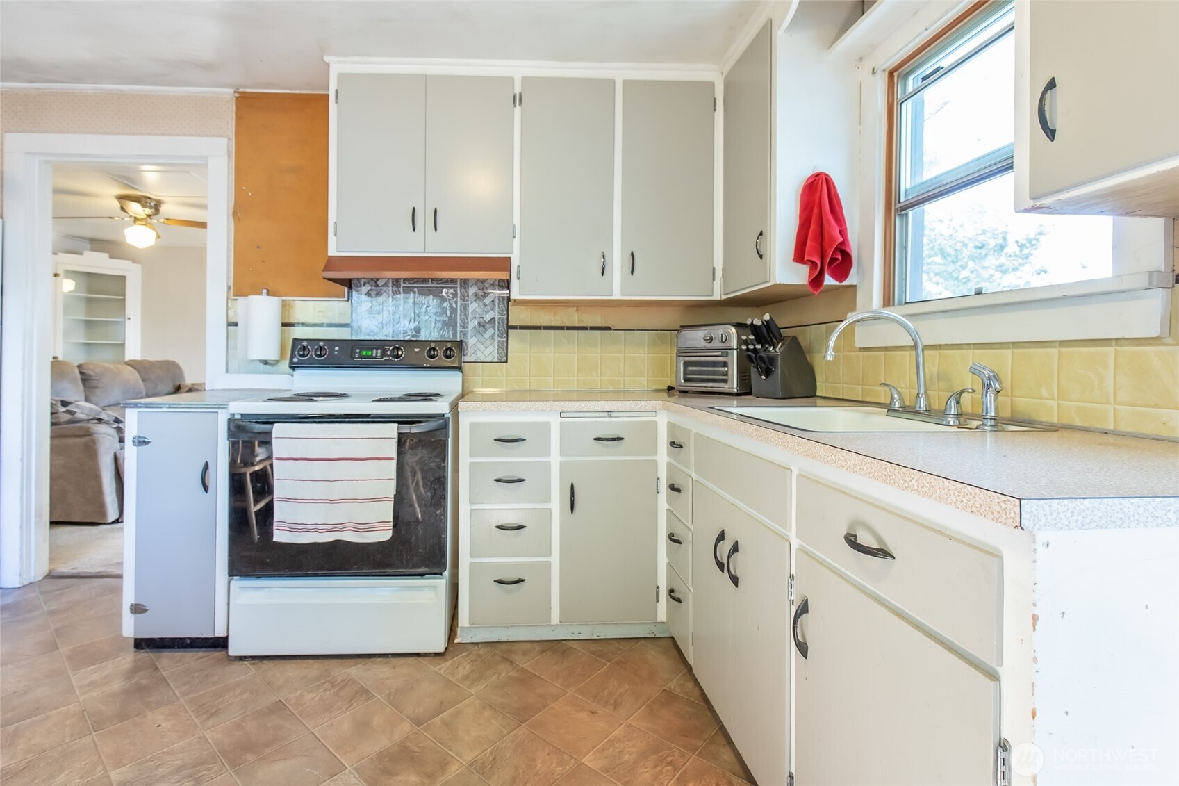 110 Strande Road Property Photo 9
