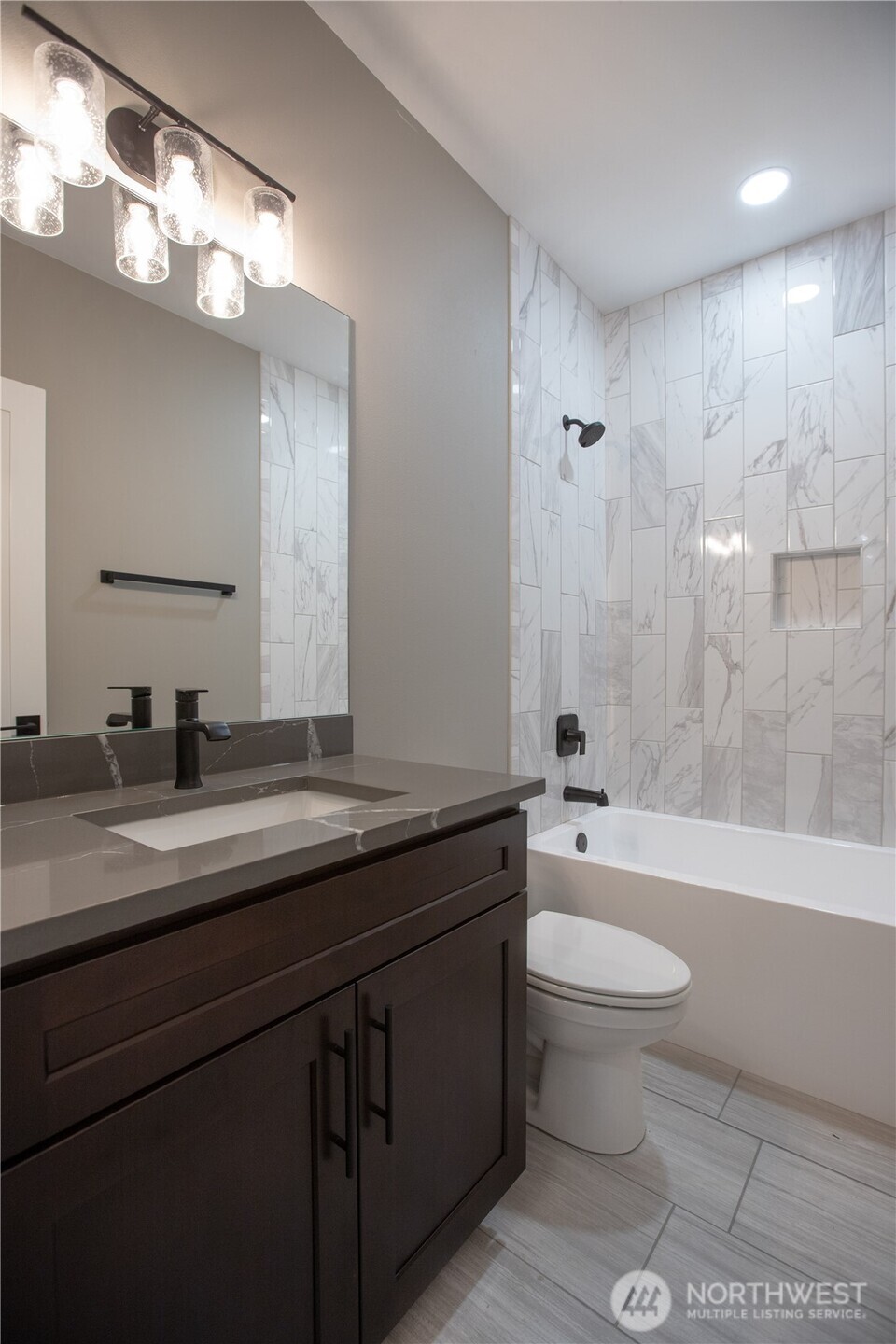 8908 Hunter Point Property Photo 17