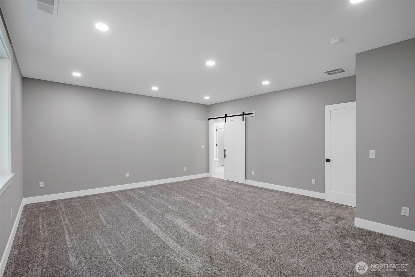 8908 Hunter Point Property Photo 19