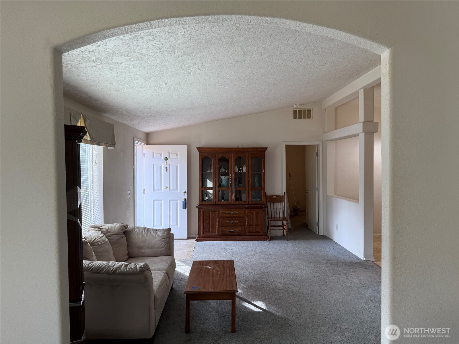 1410 304th Place Property Photo 4