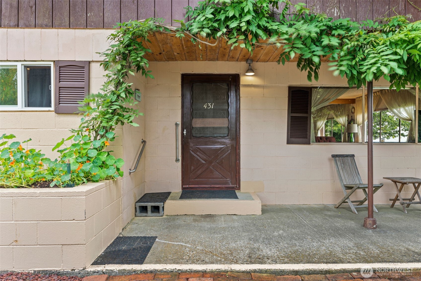 431 B Street Property Photo 1