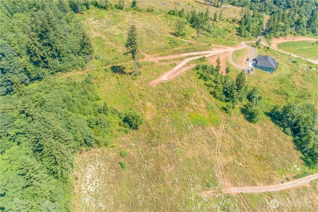 393 Hansen Ext Road Property Photo 5