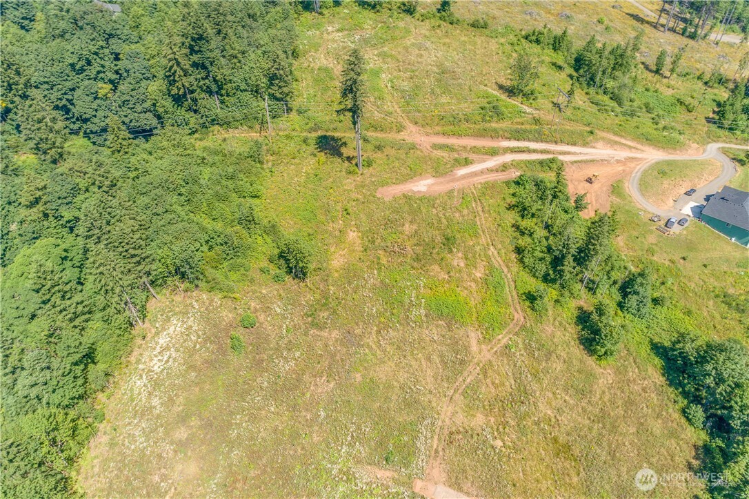 393 Hansen Ext Road Property Photo 6