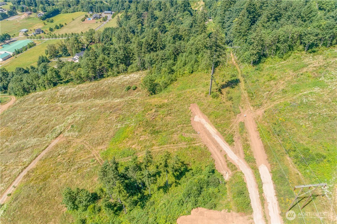 393 Hansen Ext Road Property Photo 8