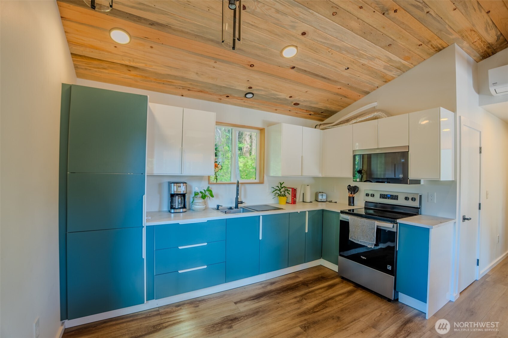 311 Enchanted Forest Road Property Photo 5