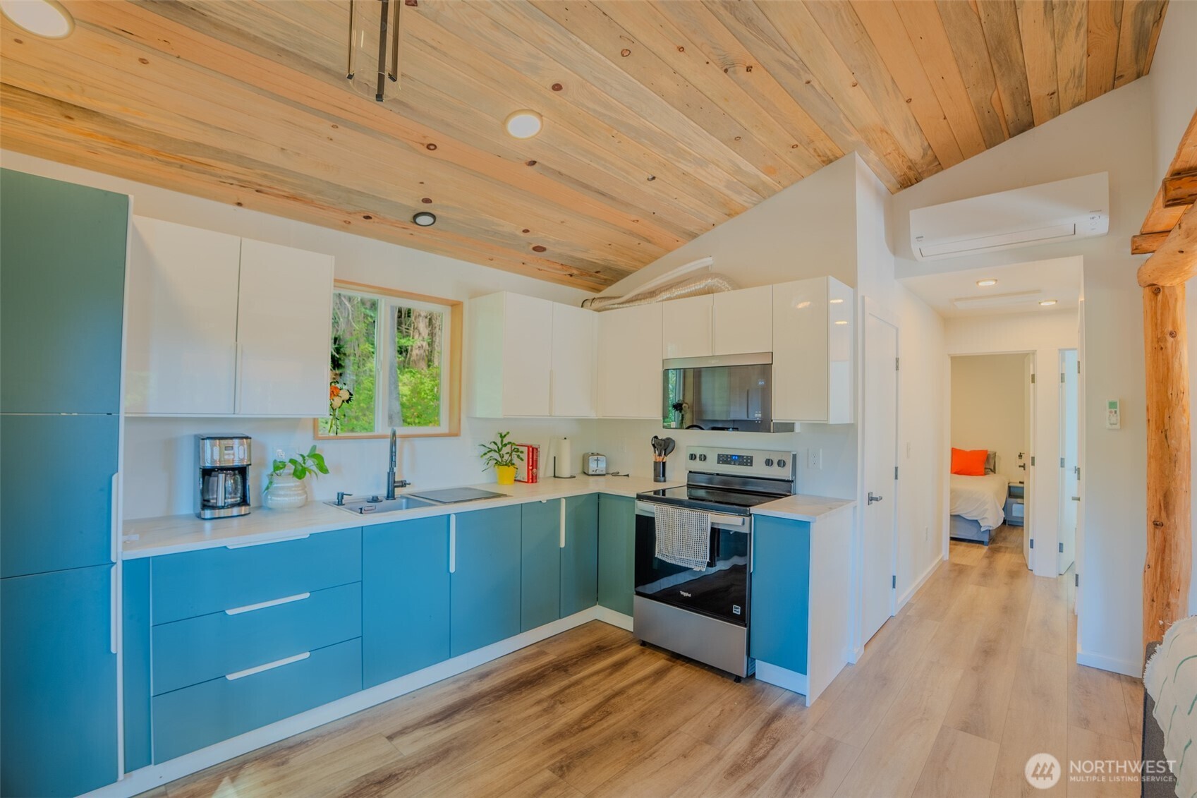 311 Enchanted Forest Road Property Photo 6