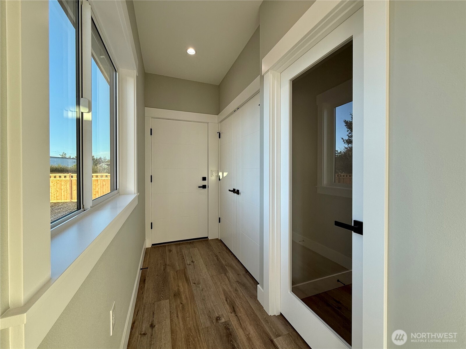 996 Alida Court Property Photo 24