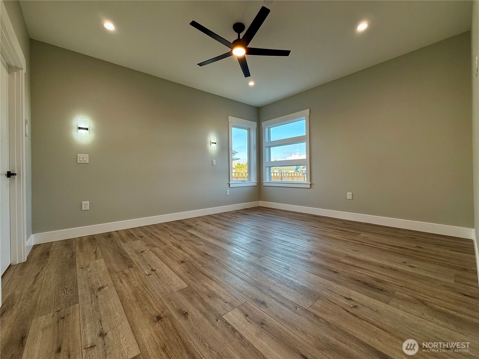 996 Alida Court Property Photo 26