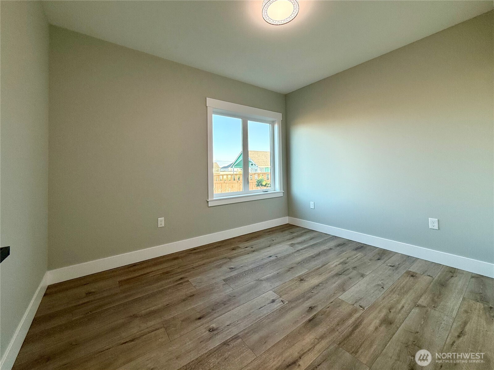 996 Alida Court Property Photo 37