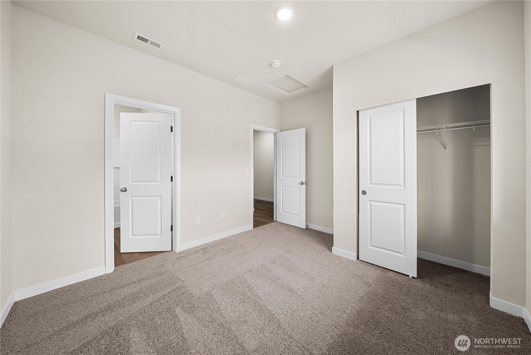 6001 Thornhill Avenue Property Photo 18
