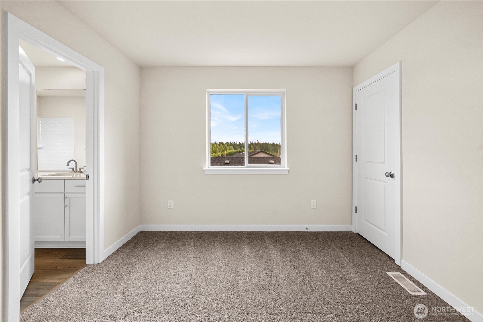 6001 Thornhill Avenue Property Photo 21