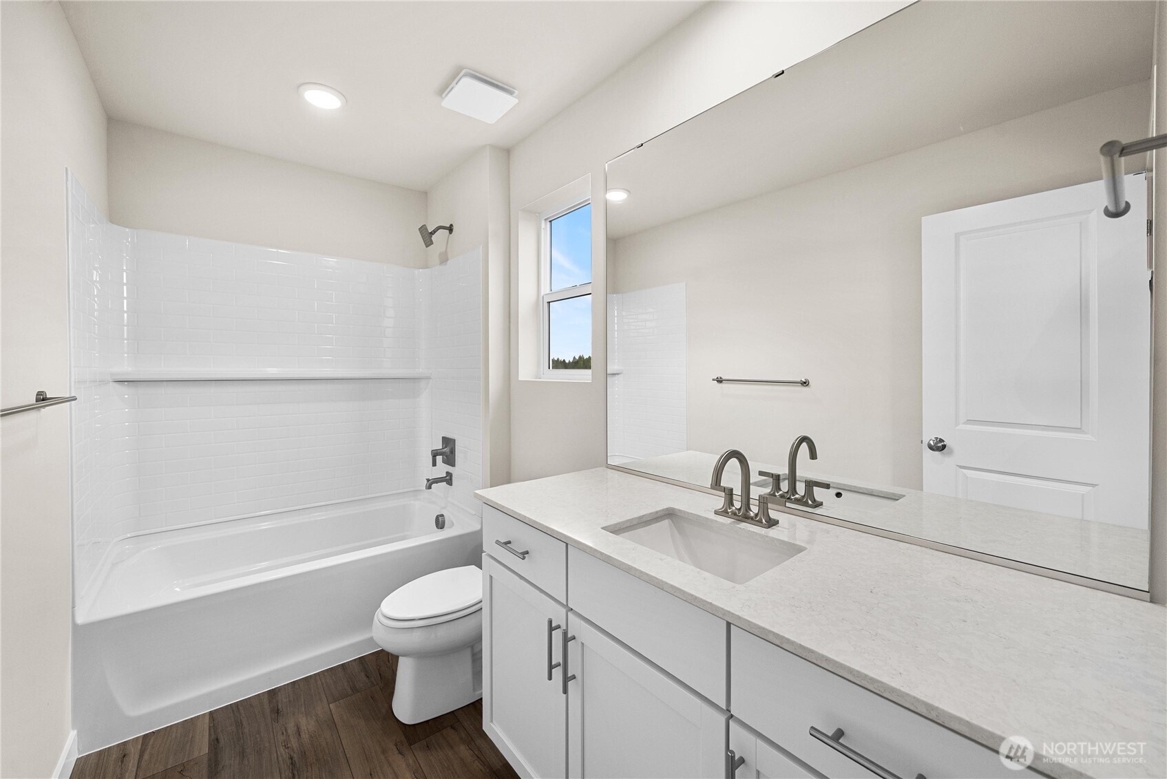 6001 Thornhill Avenue Property Photo 22