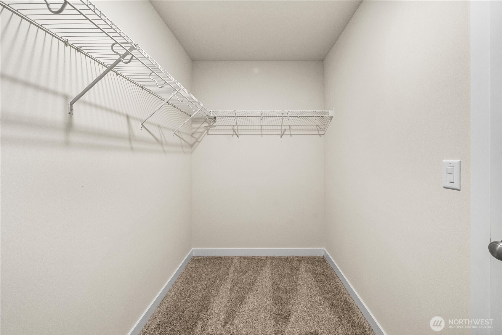 6001 Thornhill Avenue Property Photo 27