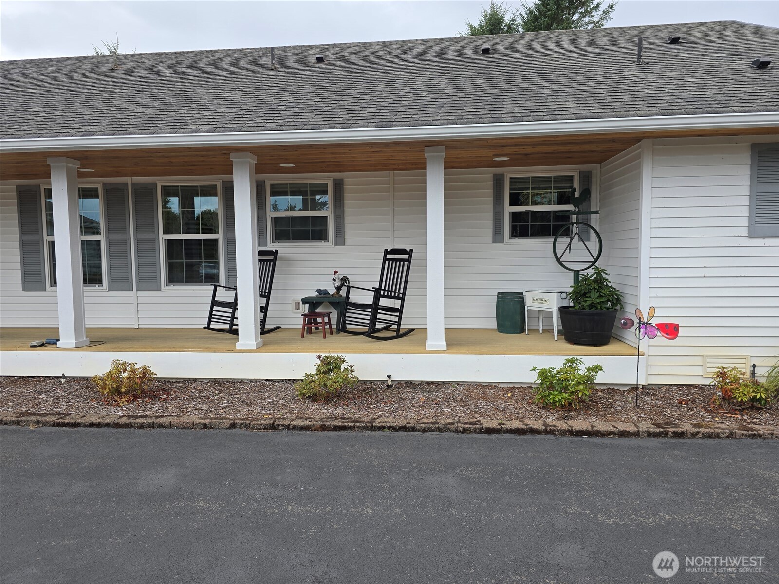 363 Se Eagle Nest Court Property Photo 7