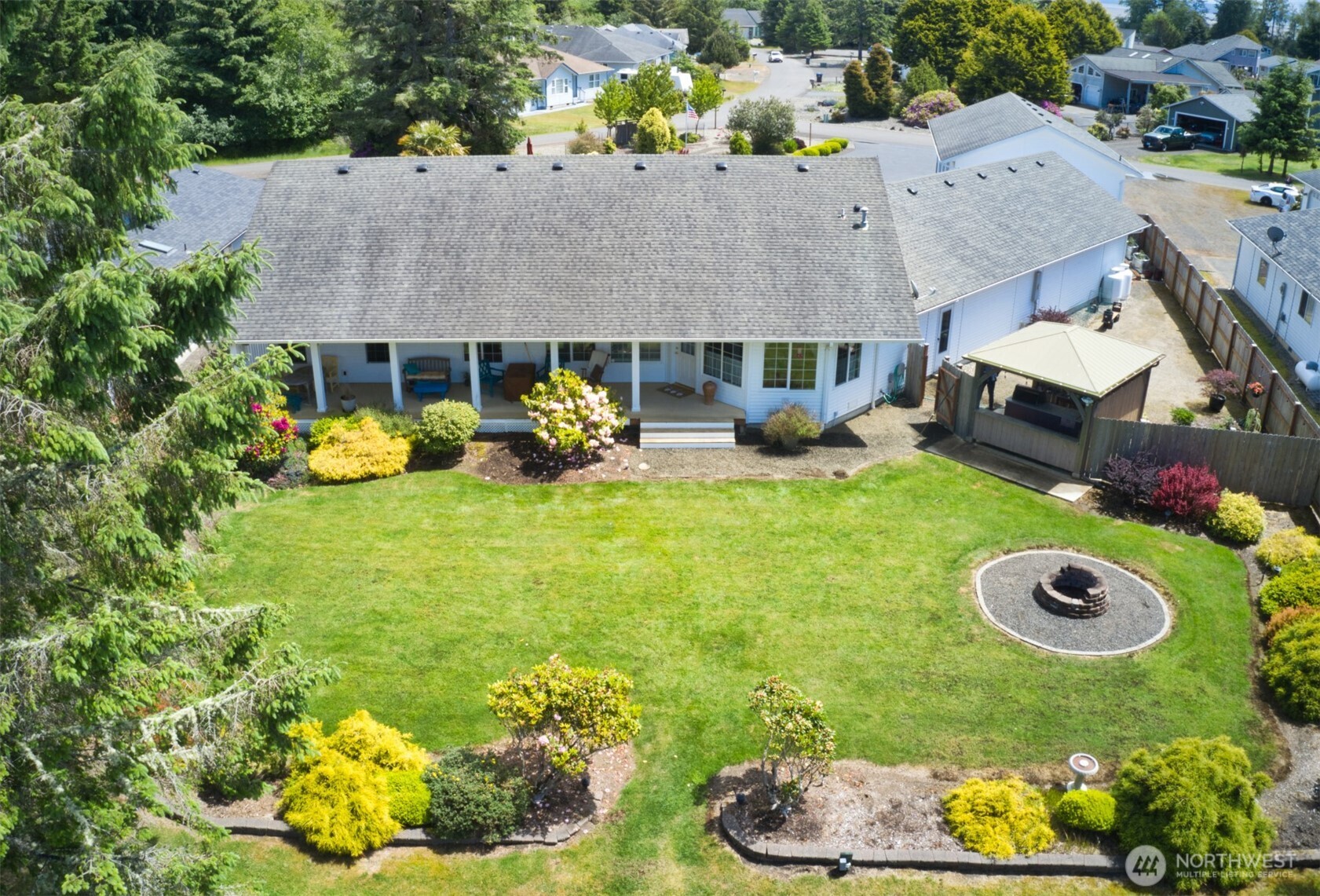 363 Se Eagle Nest Court Property Photo 28