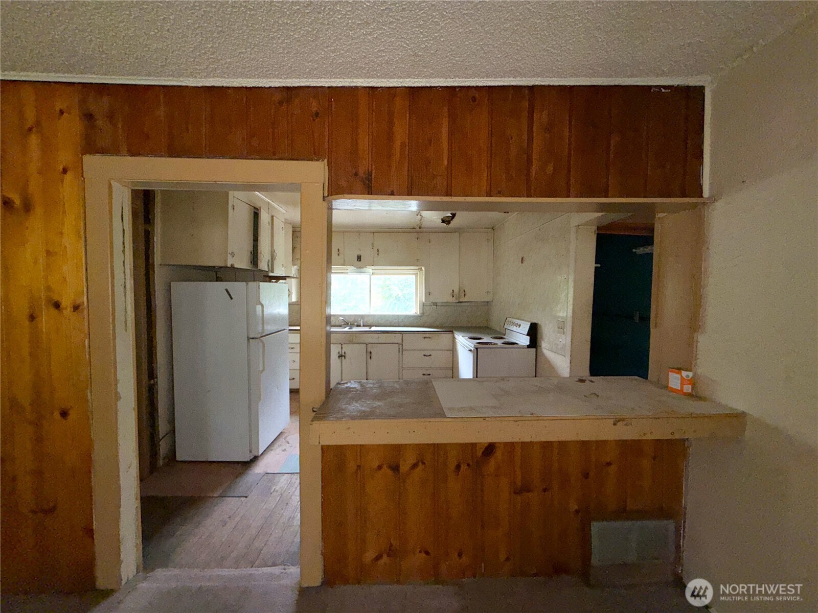 653 E 9th Street Property Photo 11