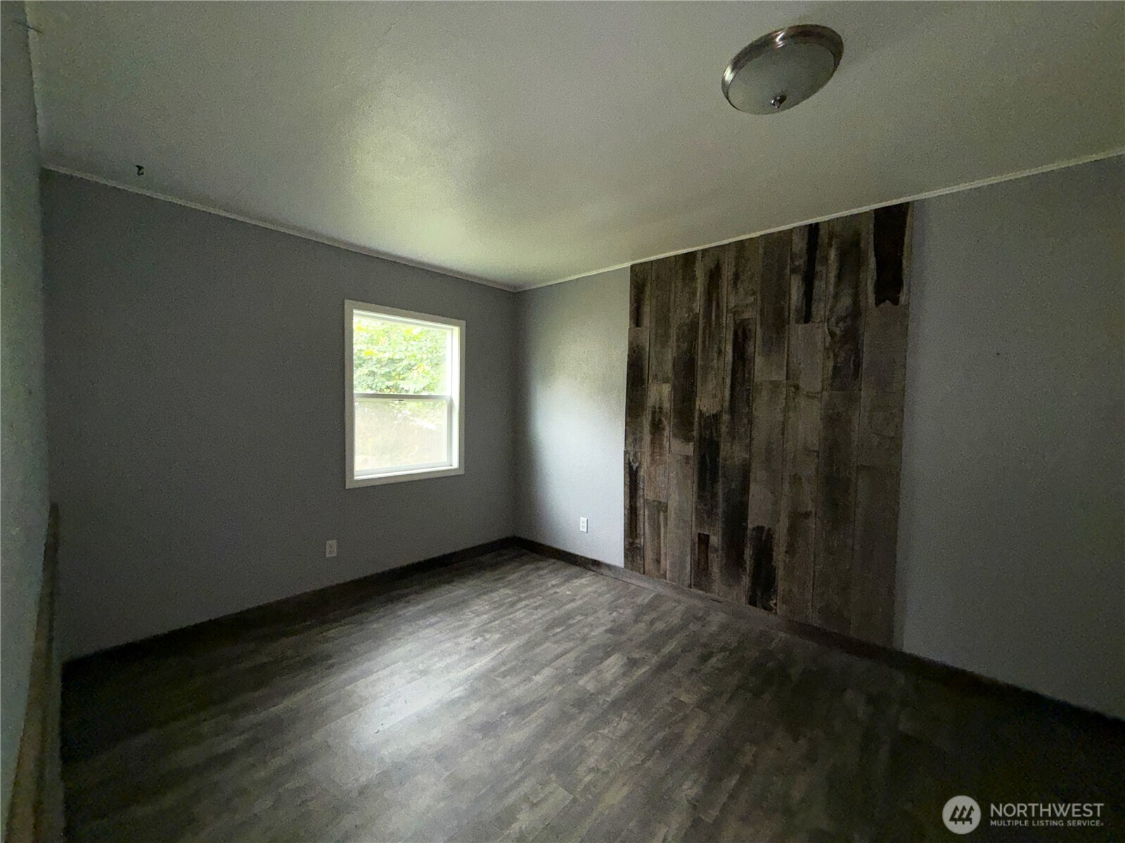 653 E 9th Street Property Photo 13