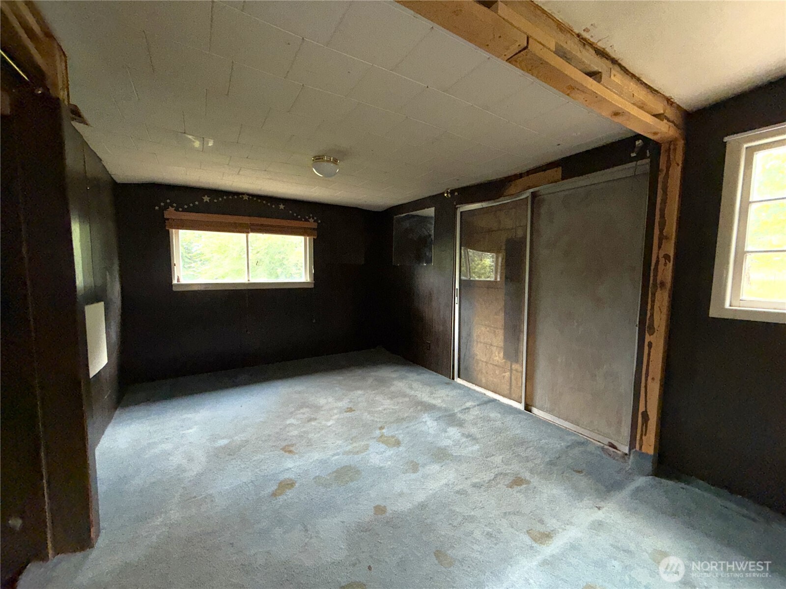 653 E 9th Street Property Photo 18