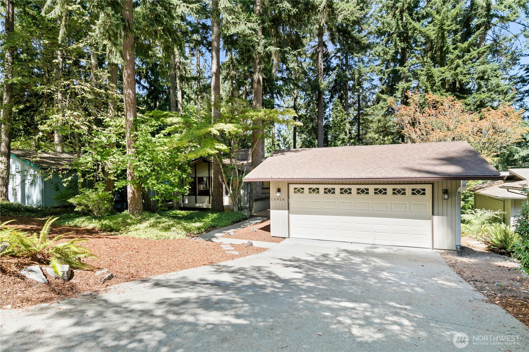 15916 Se 42nd Place Property Photo 1