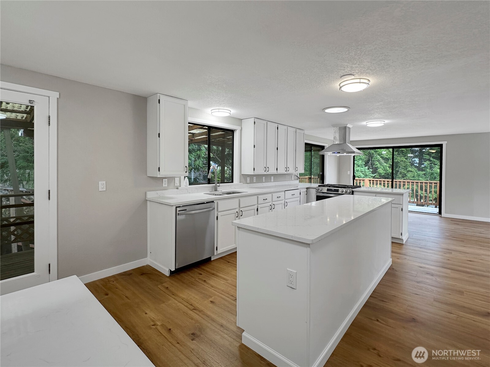 314 Snohomish Drive Property Photo 6