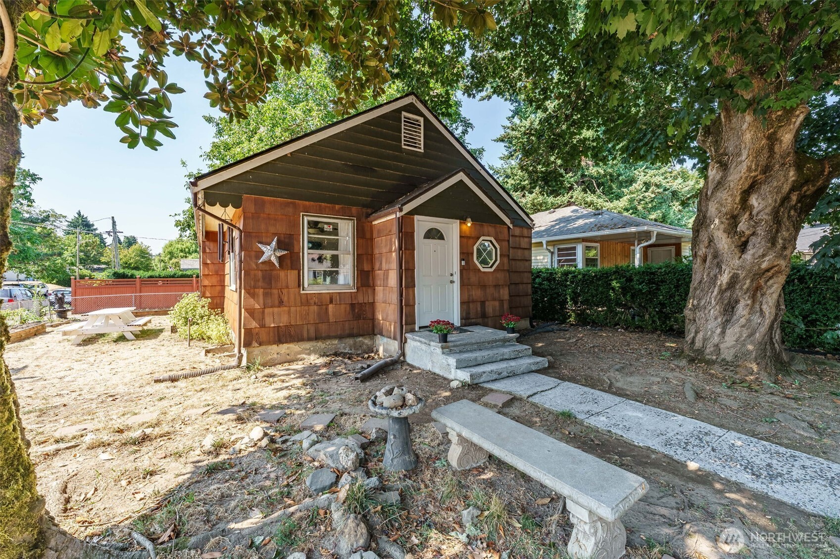 2100 Kauffman Avenue Property Photo 1