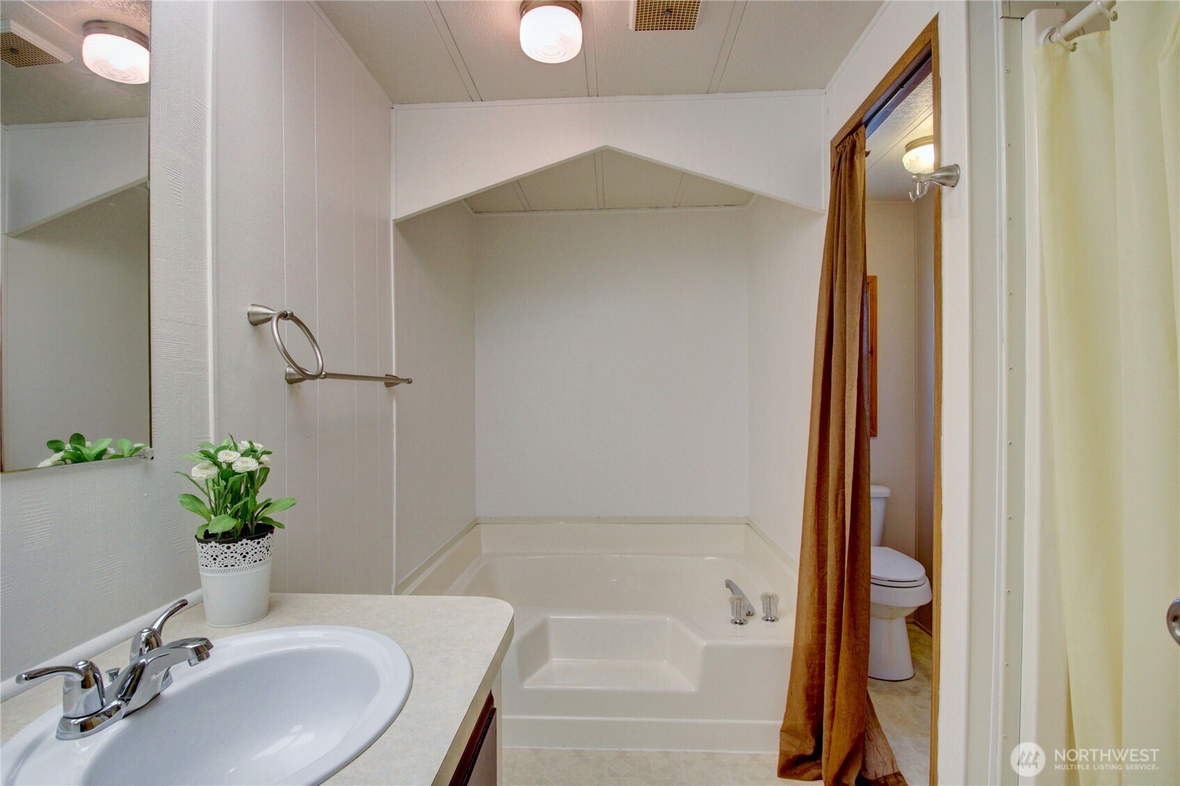 2725 E Fir Street 67 Property Photo 24