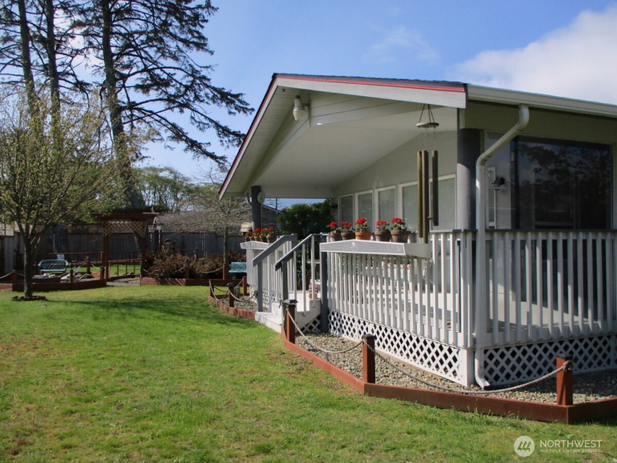 448 Octopus Avenue Property Photo 32