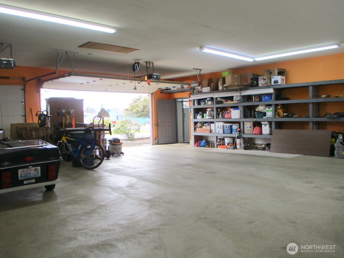 448 Octopus Avenue Property Photo 35