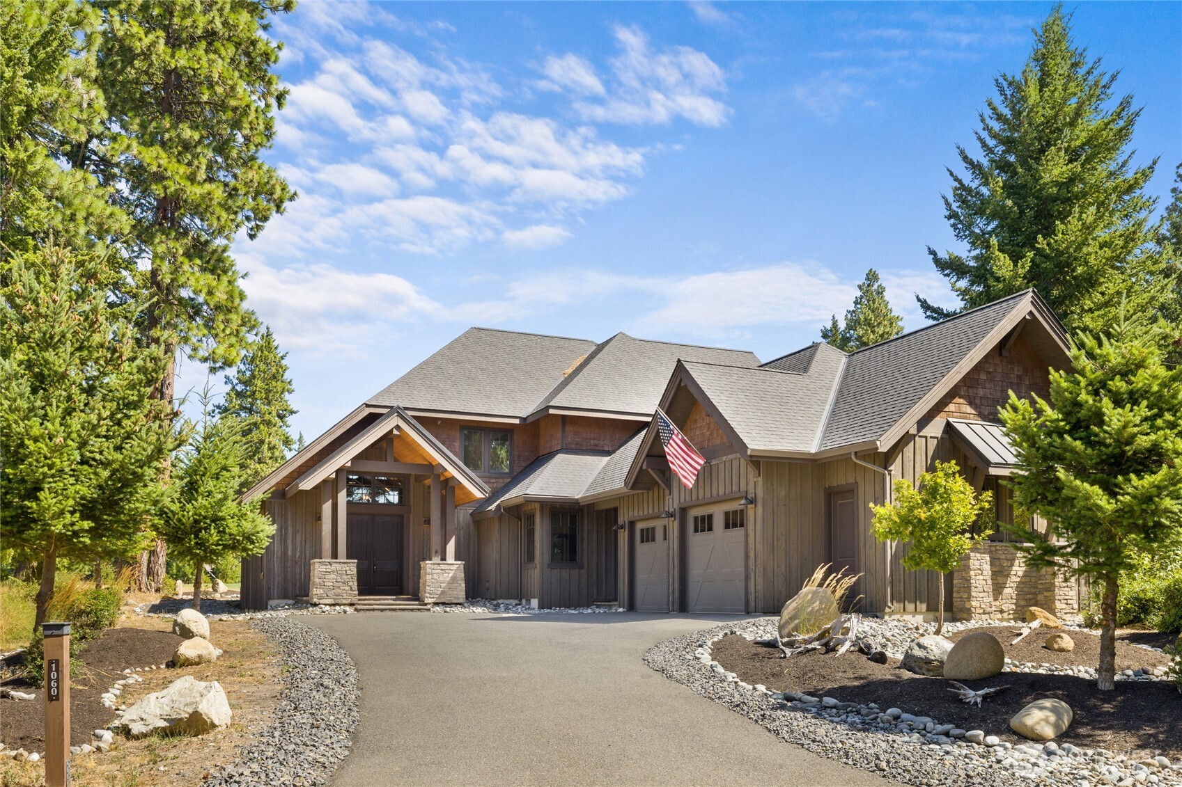 1060 Spragger Way Property Photo 4
