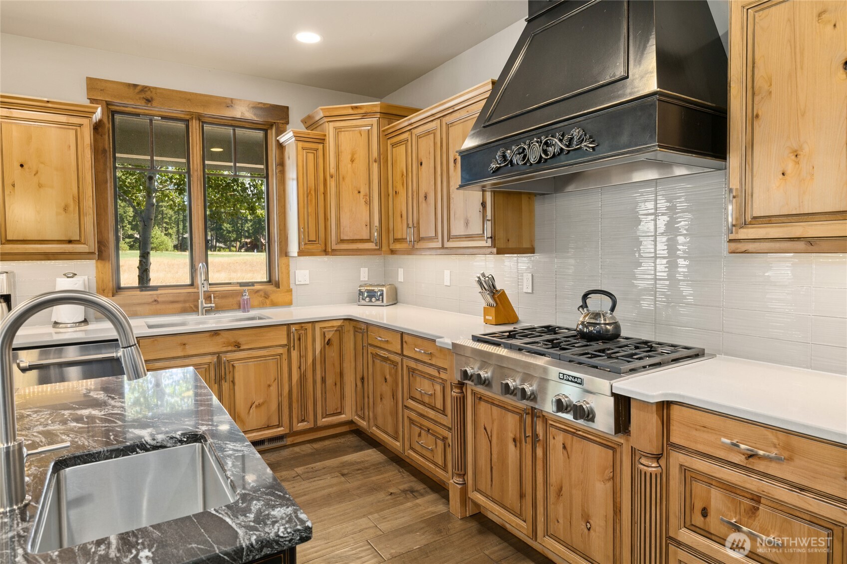 1060 Spragger Way Property Photo 13