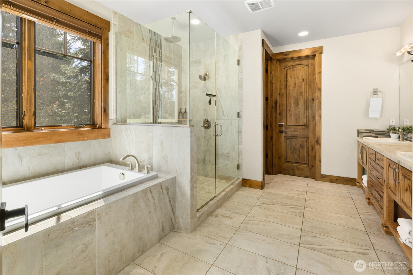 1060 Spragger Way Property Photo 25