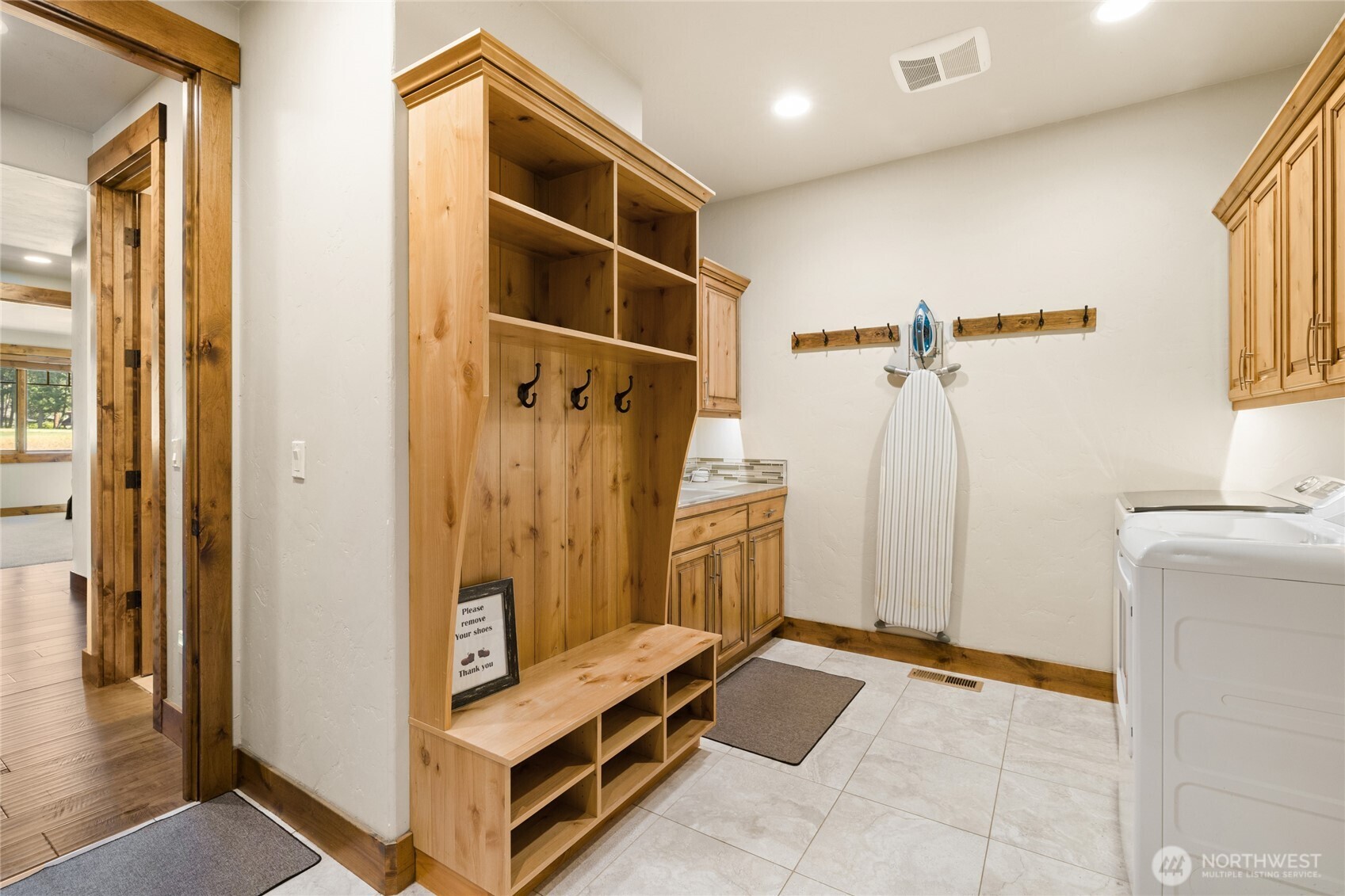 1060 Spragger Way Property Photo 28