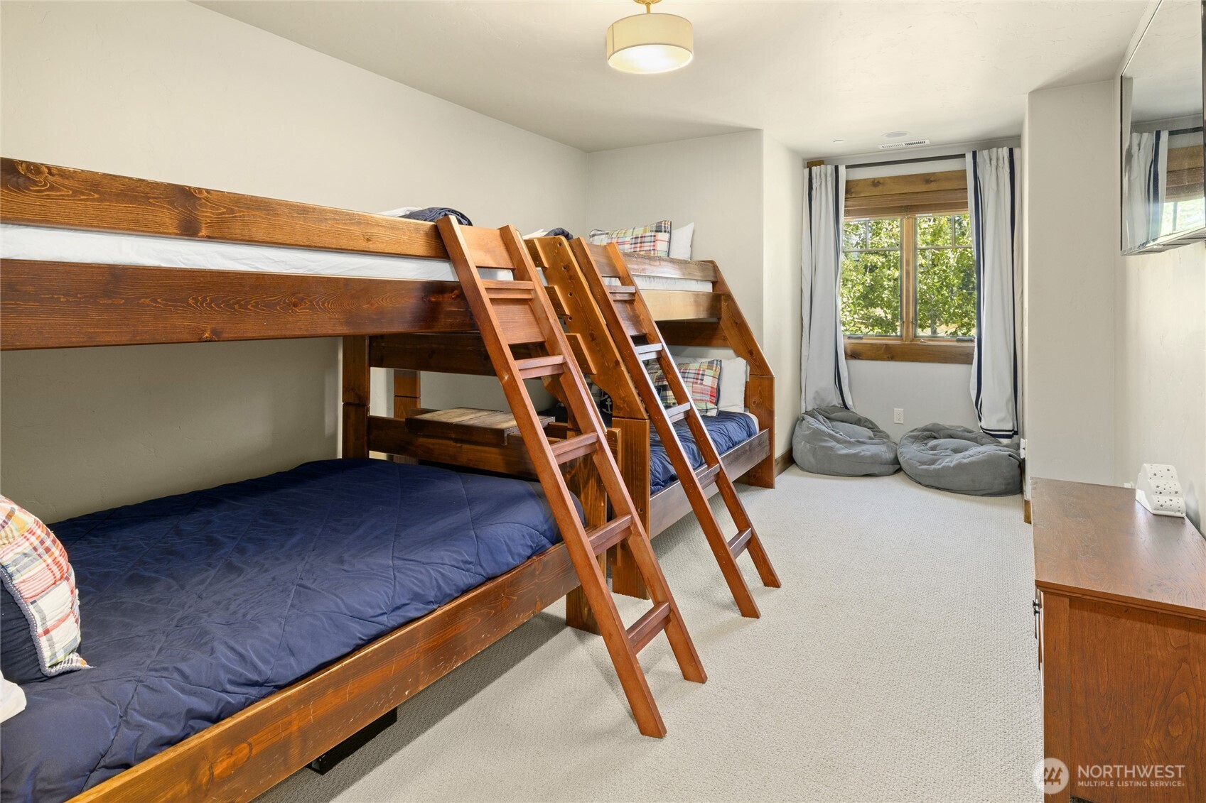 1060 Spragger Way Property Photo 30
