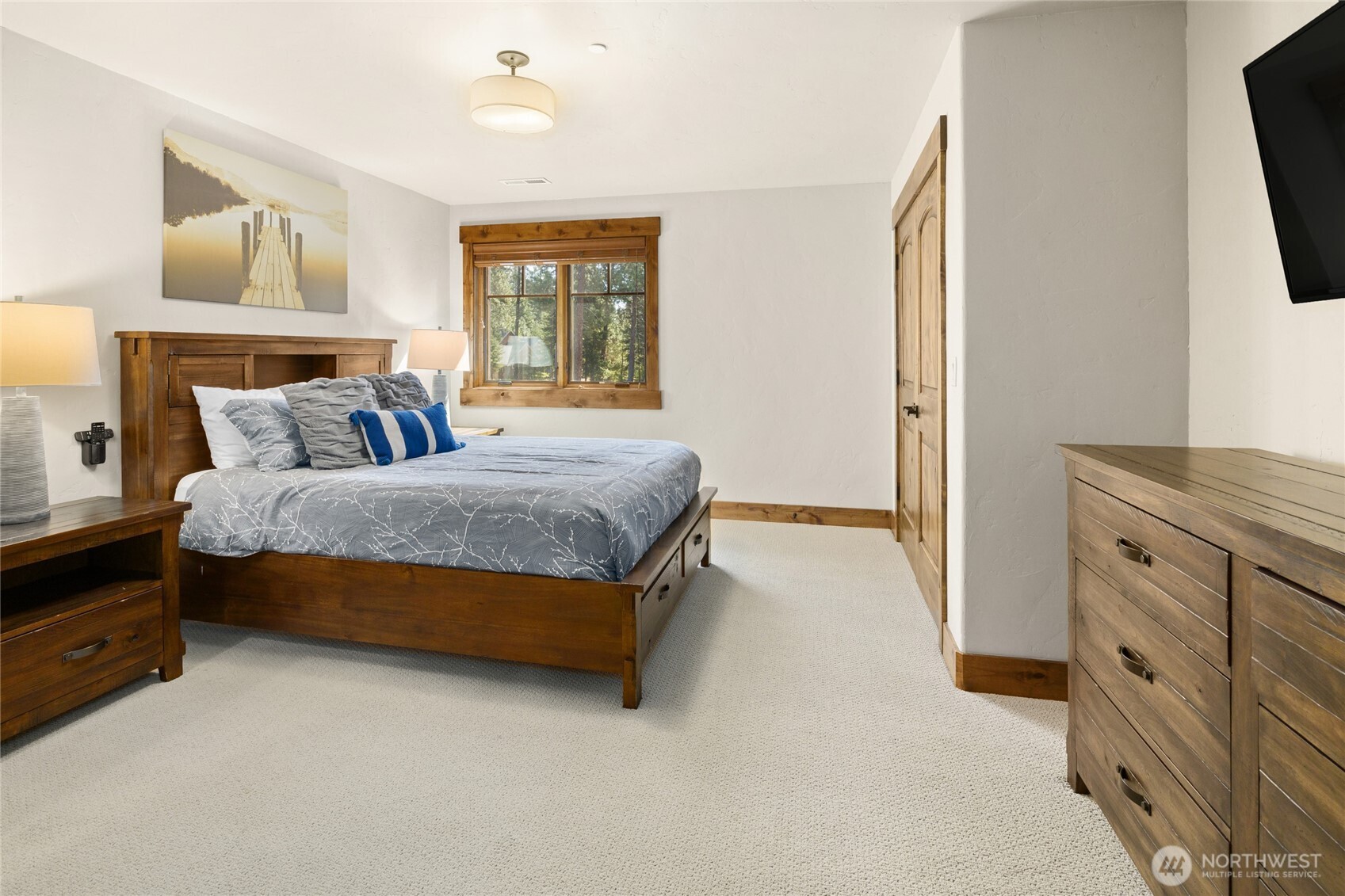 1060 Spragger Way Property Photo 31