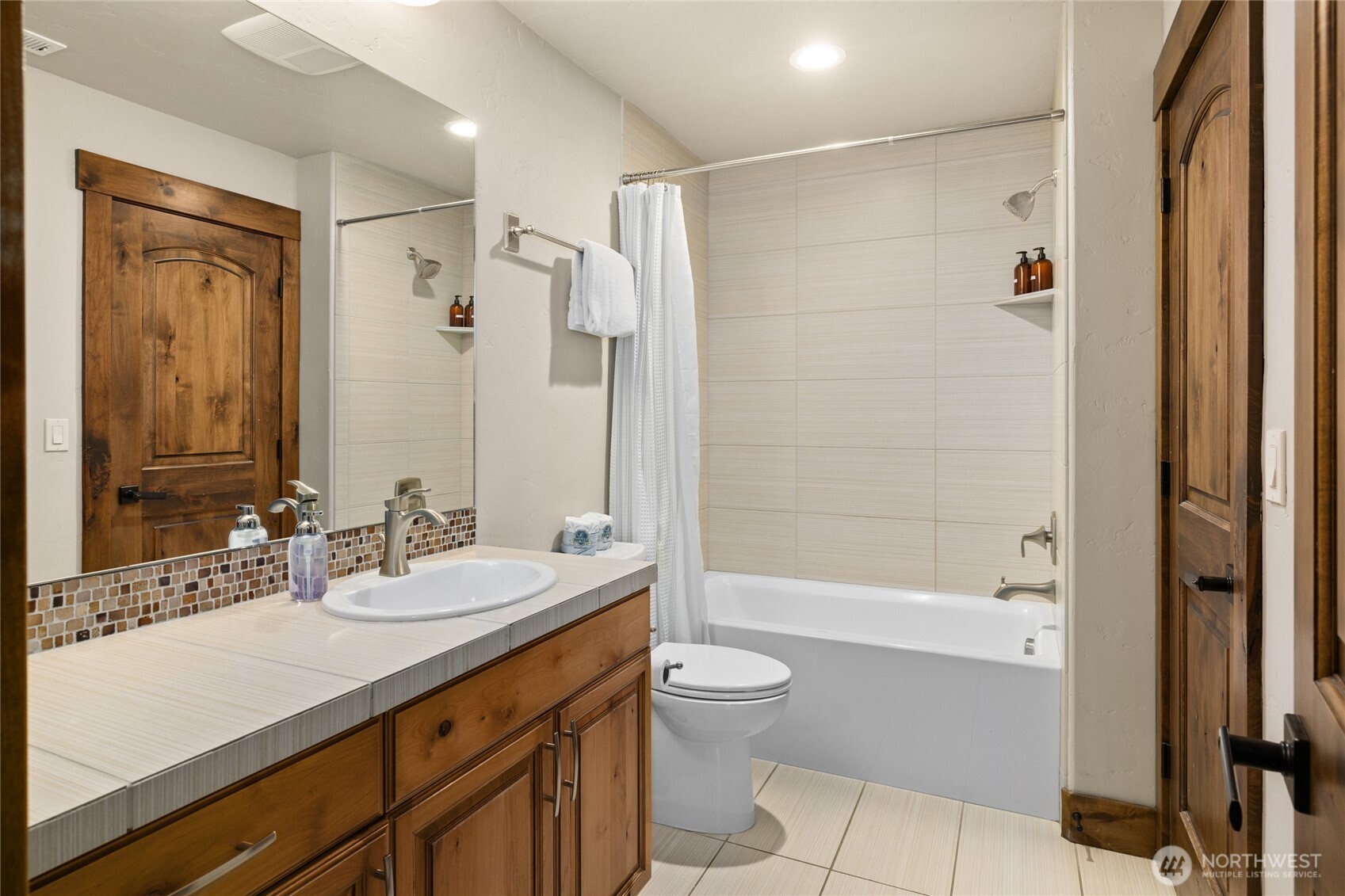 1060 Spragger Way Property Photo 32