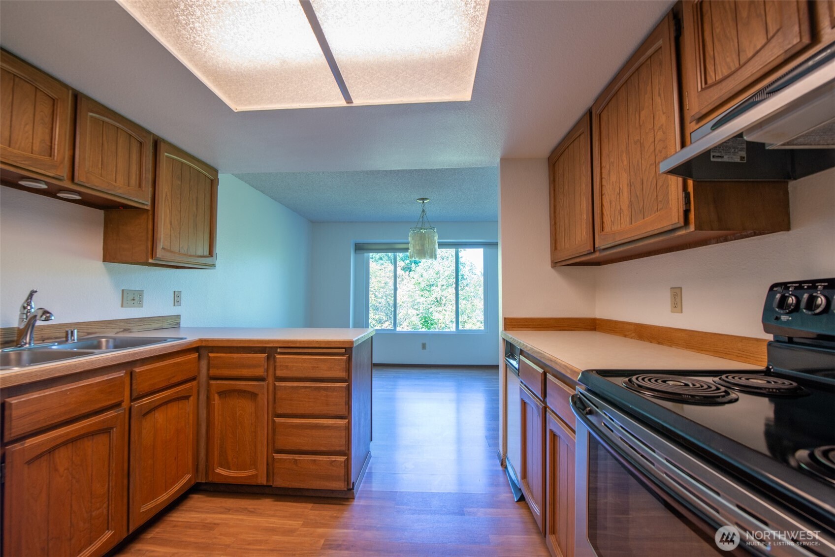 17417 Ashworth Avenue 303 Property Photo 11
