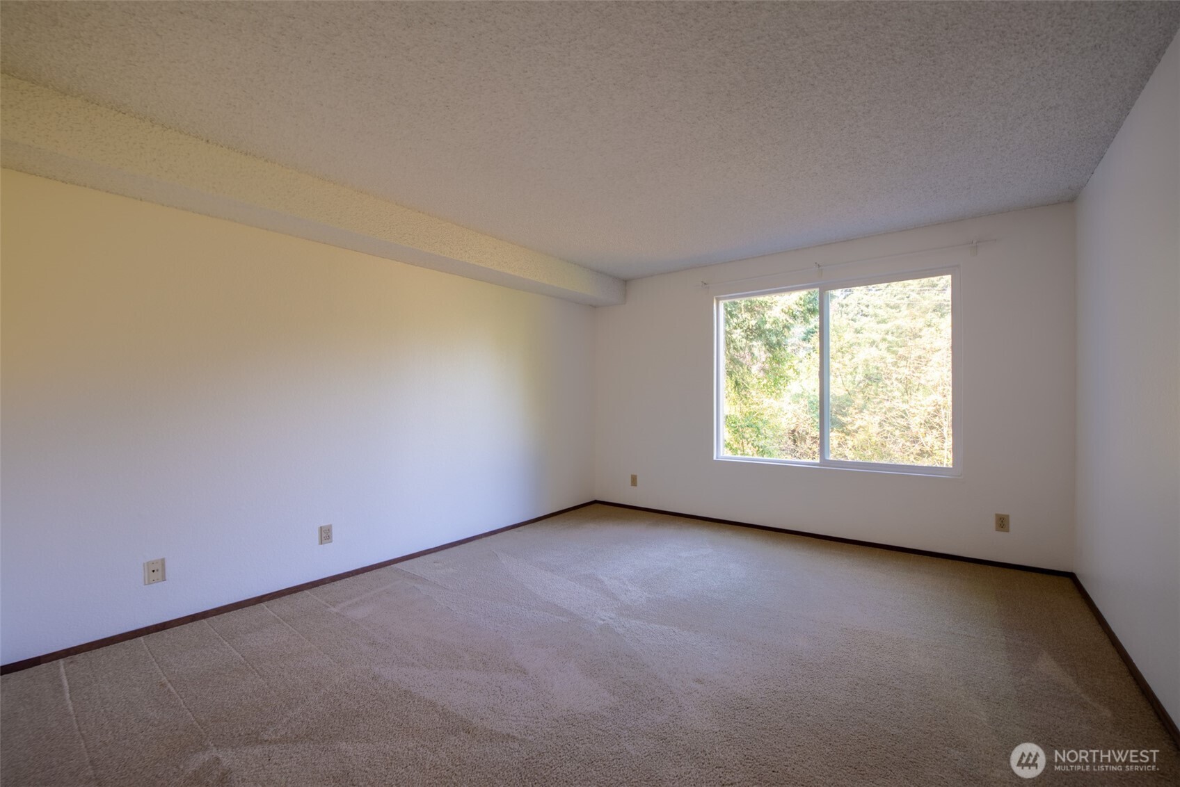 17417 Ashworth Avenue 303 Property Photo 14