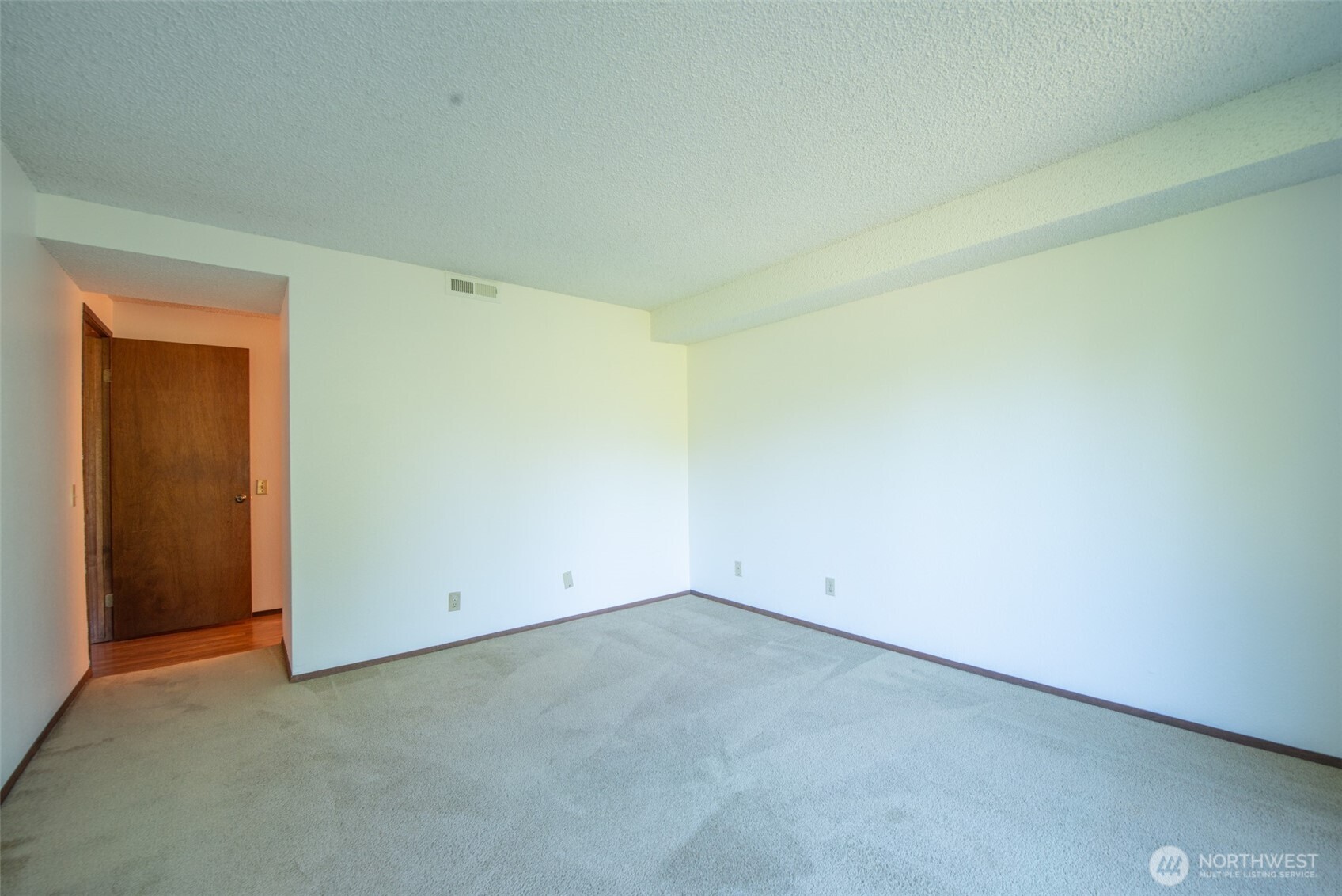 17417 Ashworth Avenue 303 Property Photo 15